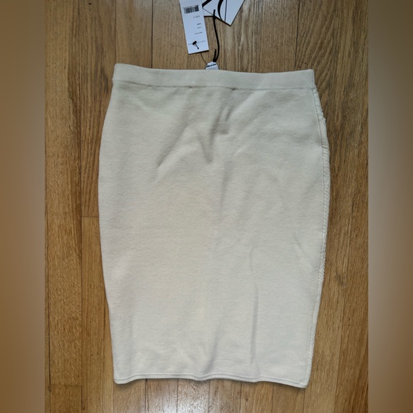 Diane vonFurstenberg wool knit stretchy pencil skirt - Picture 2 of 5